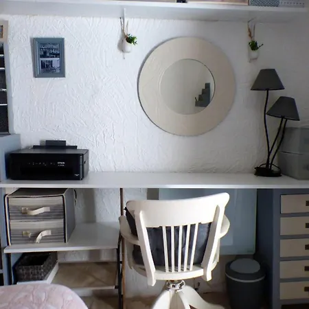 בית נופש Atypical House - Well Decorated אוליאולה
